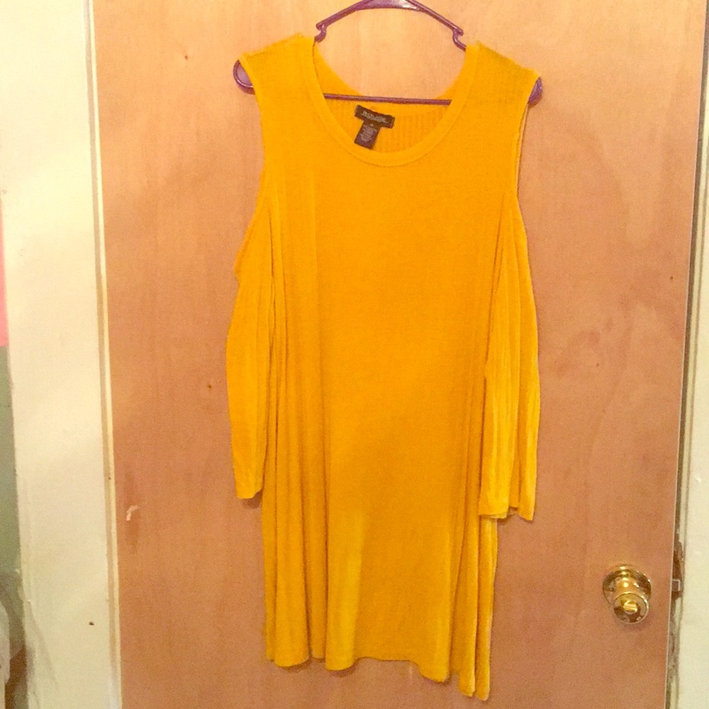 Dressy shoulder cut knit blouse